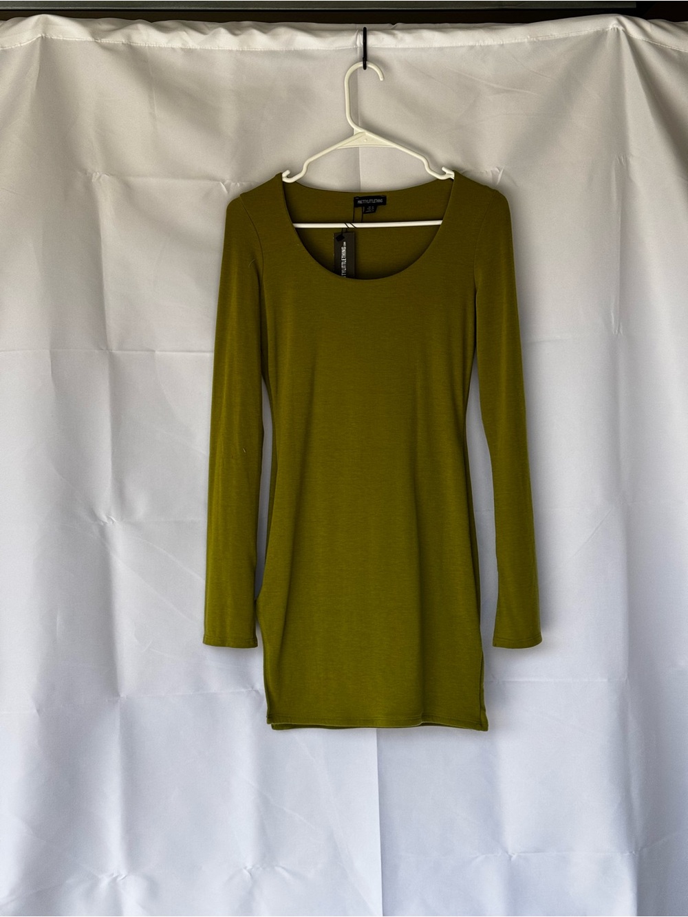 PrettyLittleThing Olive Green Long Sleeve Scoop Neck Dress